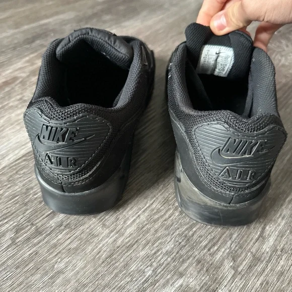 Nike Men's All-Black Air Max 90 - Picture 3 of 5